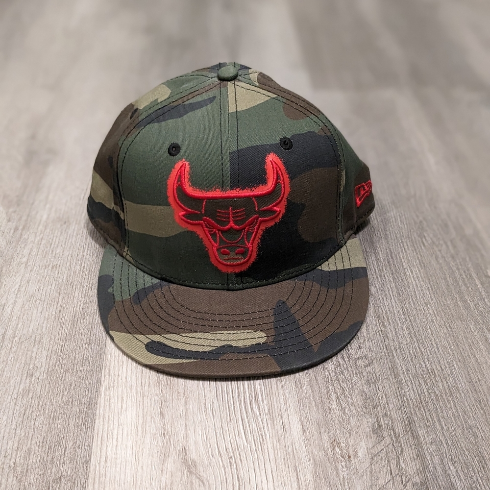 NWOT Chicago Bulls New Era Camo SnapBack Hat